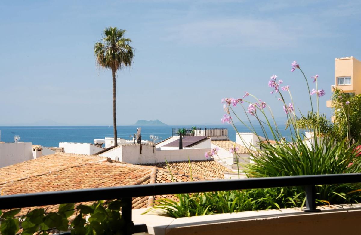 Venta de piso en Piso en Avenida del Pirata, 2, Guadalmansa, Estepona, Estepona
photo 3