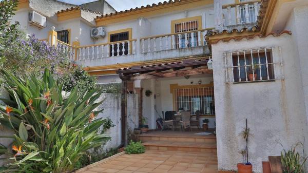 Chalet pareado en Calle Ramal Campo de Golf, Guadalmar, Málaga photo 4