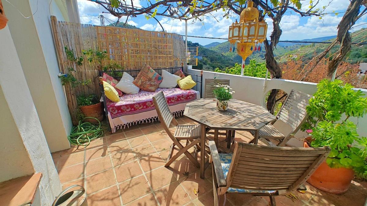 Sale of townhouse in Chalet adosado en Comares , Comares photo 1