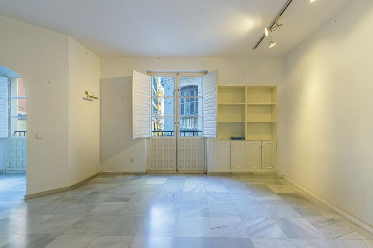 Venta de piso en Piso en Calle Niño de Guevara, Centro Histórico, Málaga, Málaga
photo 3