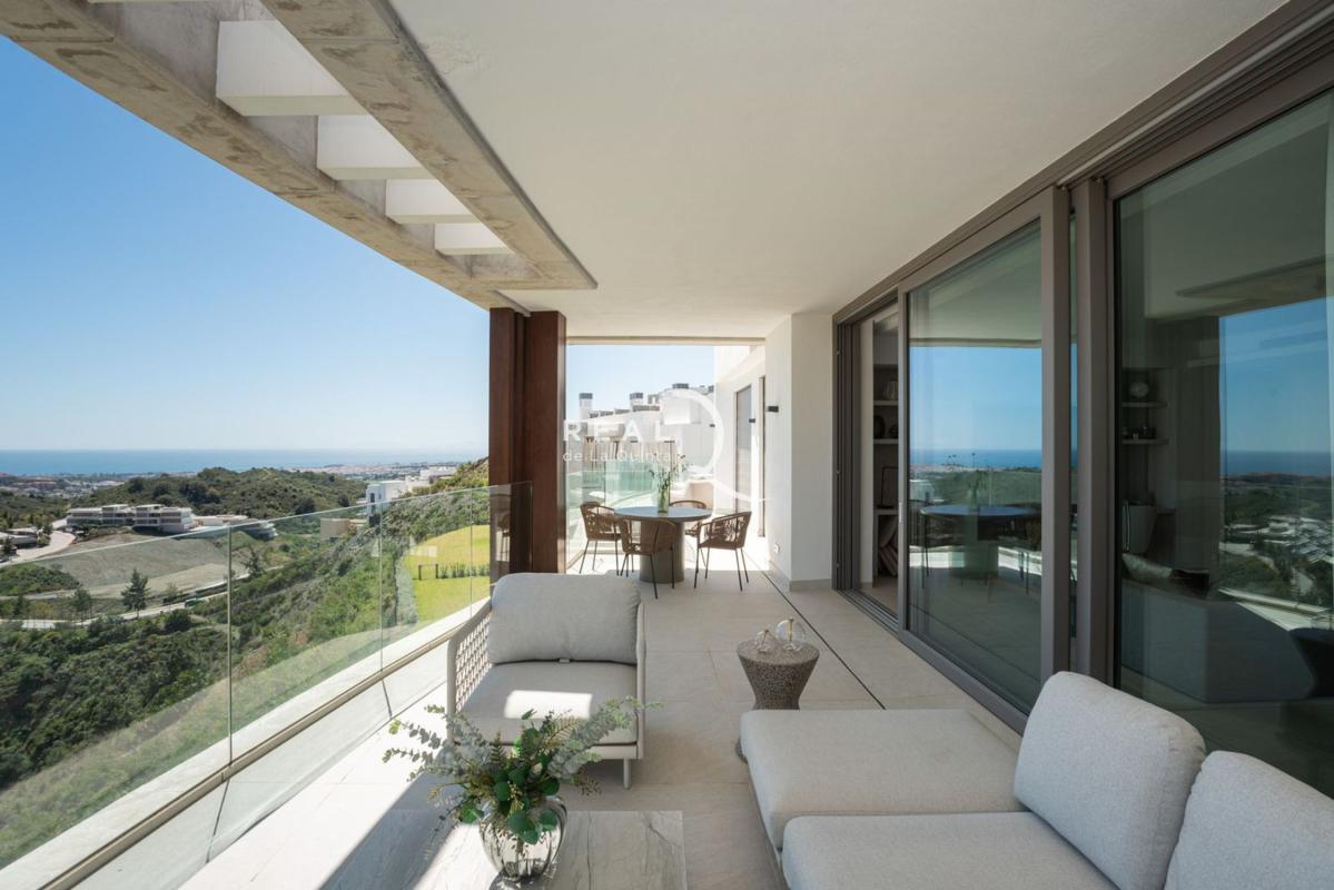 Duplex sale in Dúplex en Calle Lago de Como, 1, El Madroñal, Benahavís, Benahavís photo 3