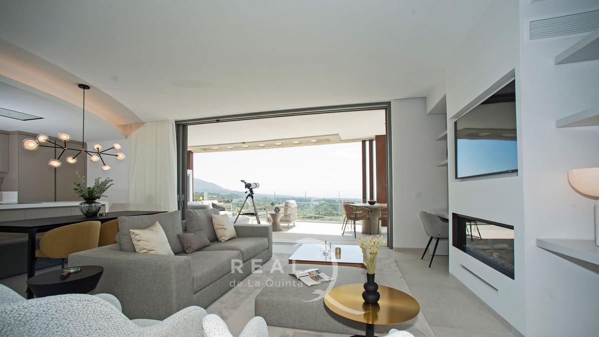 Duplex sale in Dúplex en Calle Lago de Como, 1, El Madroñal, Benahavís, Benahavís photo 4