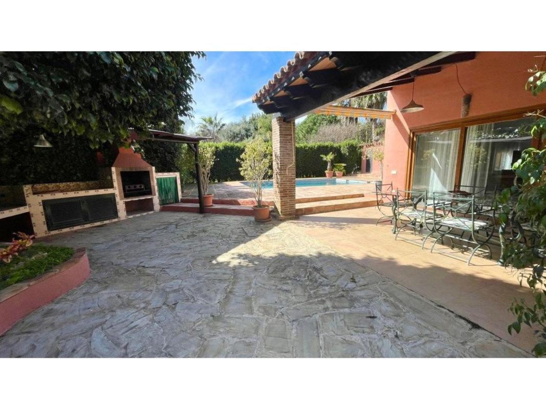 Properties for sale and rent in Spain photo 2