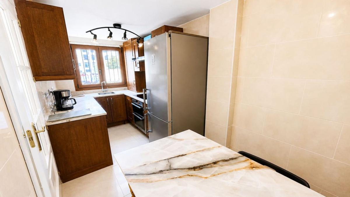 Sale of townhouse in  Chalet adosado en Calle Cristobal Morales, Puerto de la Duquesa, Manilva , Manilva photo 5