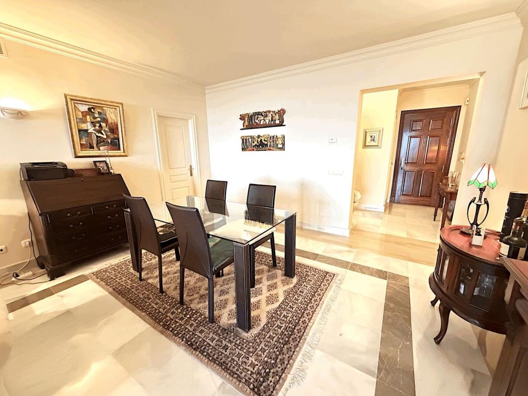Venta de piso en Piso en La Quinta, Benahavís, Benahavís
photo 5