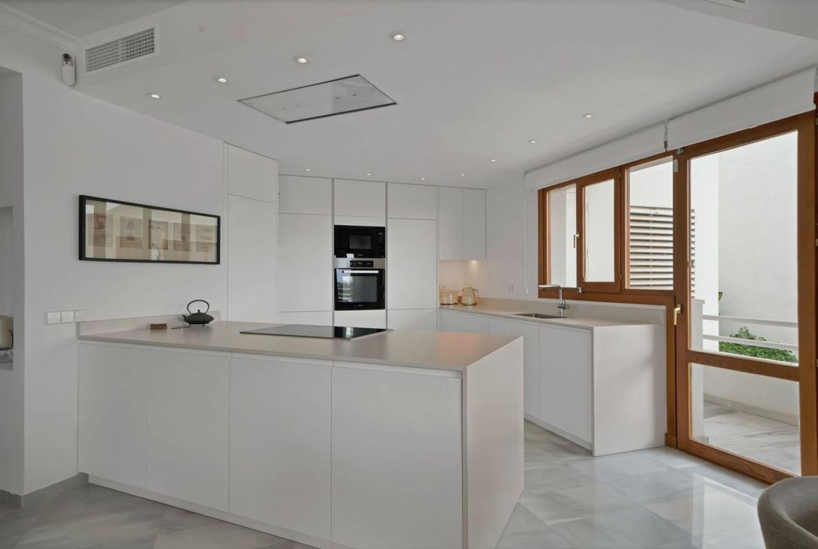 Venta de piso en Piso en Calle Tucán, Los Naranjos, Marbella, Marbella
photo 4