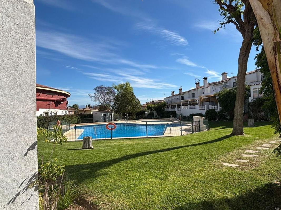 Sale of townhouse in Chalet adosado en Calle Sauce, Platero - El Limón, Alhaurín de la Torre , Alhaurín de la Torre photo 2