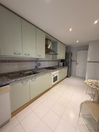 Продажа квартиры на Piso en Avenida Santiago de Compostela, Linda Vista-Nueva Alcántara-Cortijo Blanco, Marbella, Марбелла
thumbnail 1