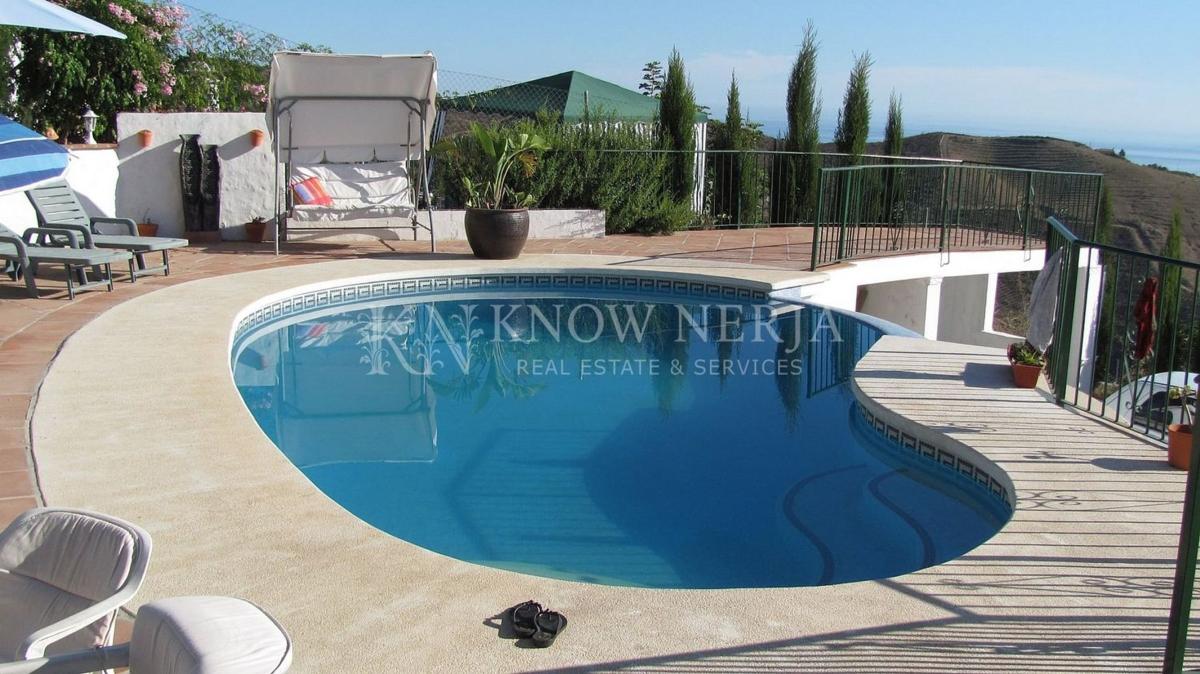 Sale of independent chalet in Casa o chalet en Torrox Pueblo, Torrox, Torrox
photo 3