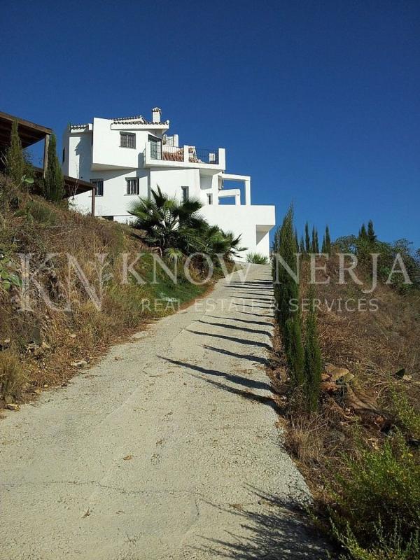 Sale of independent chalet in Casa o chalet en Torrox Pueblo, Torrox, Torrox
photo 4