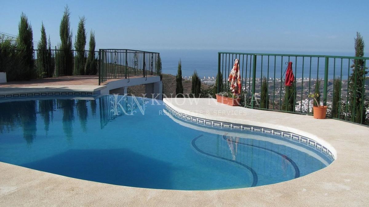 Sale of independent chalet in Casa o chalet en Torrox Pueblo, Torrox, Torrox
photo 5