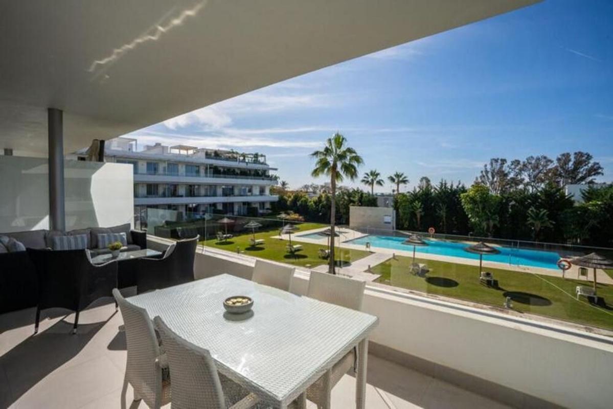 Venta de piso en Piso en Avenida de Bel-Air, Bel-Air, Estepona, Estepona
photo 1
