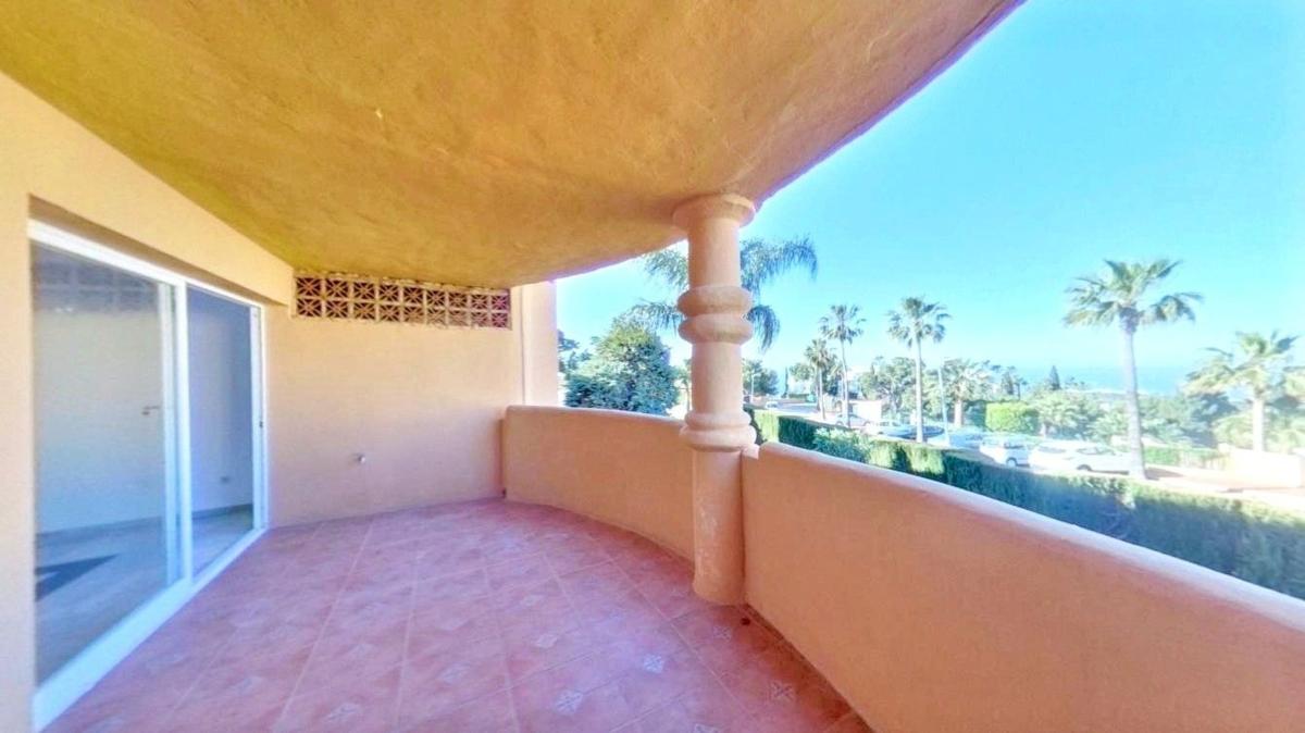 Sale of apartment in Piso en Sitio de Calahonda, Mijas, Mijas
 photo 4