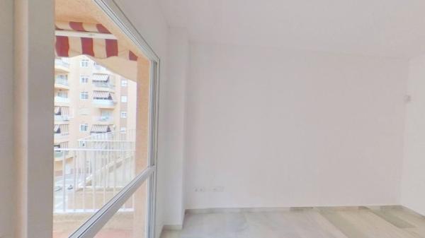 Venta de piso en Piso en Sierra de Estepona-Avda de Andalucia, Estepona, Estepona
 photo 3