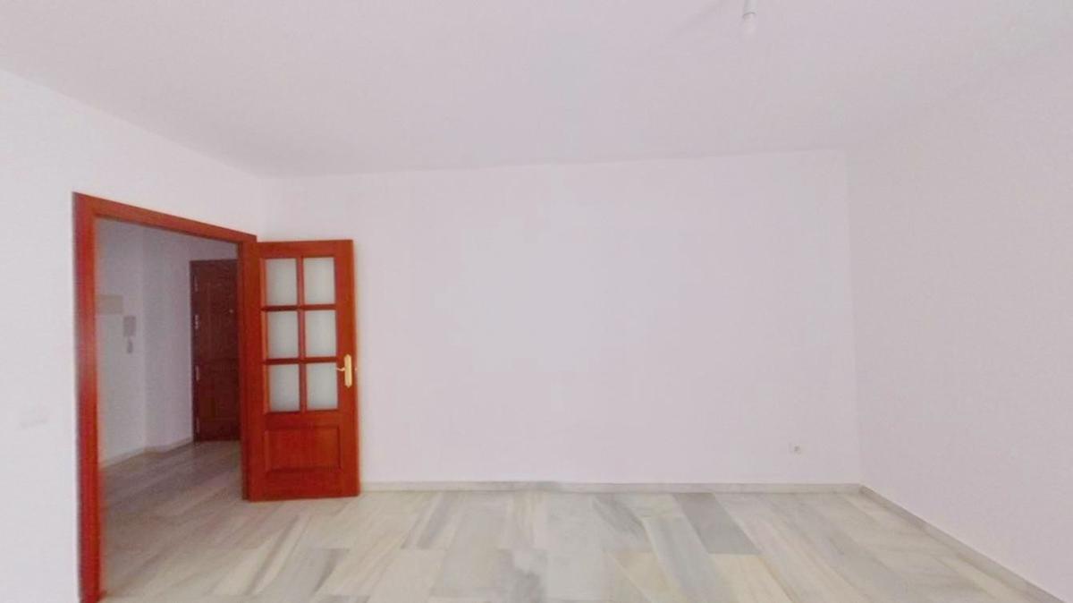 Venta de piso en Piso en Sierra de Estepona-Avda de Andalucia, Estepona, Estepona
photo 5