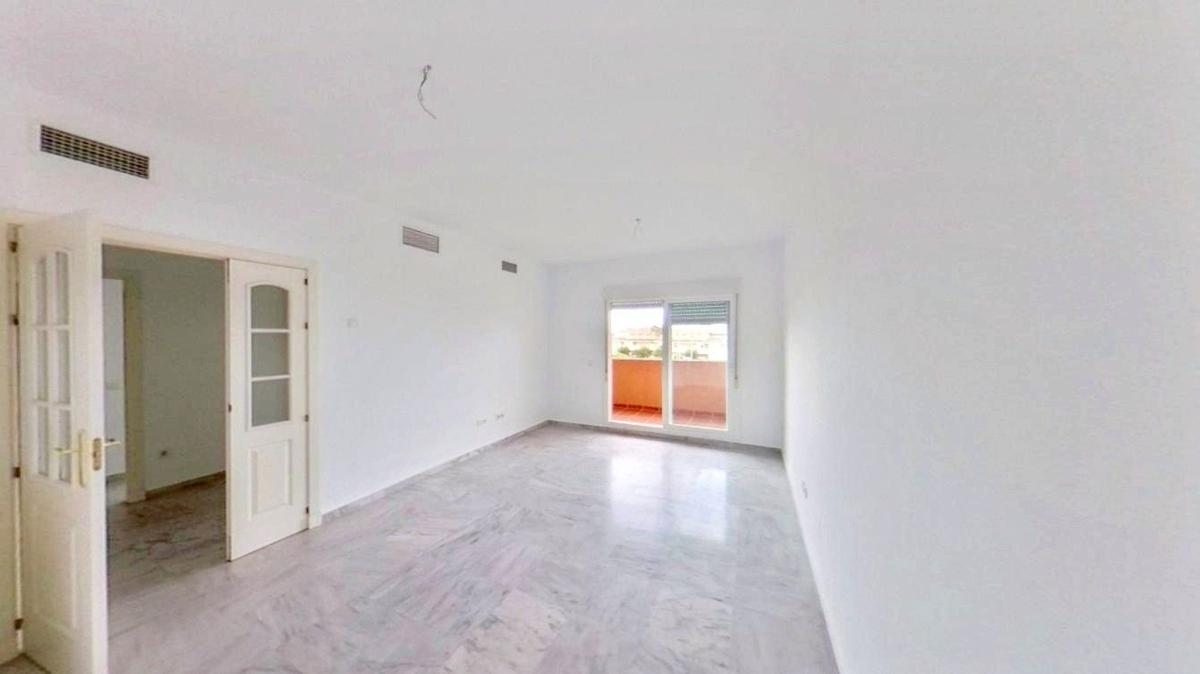 Sprzedaż mieszkania w Piso en Zona Centro Comercial Torrequebrada, Benalmádena, Benalmádena
photo 1