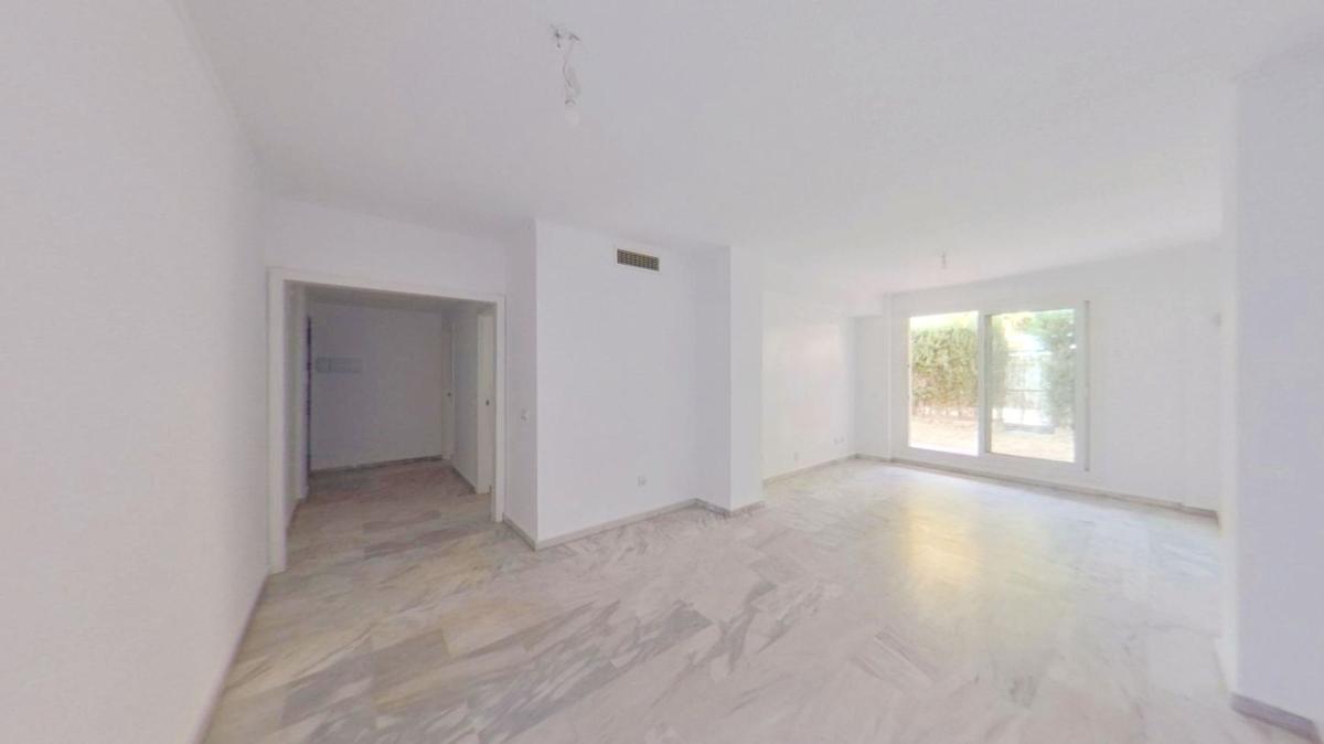 Продажа квартиры на Piso en Rodeo Alto-Guadaiza-La Campana, Marbella, Марбелла
photo 1