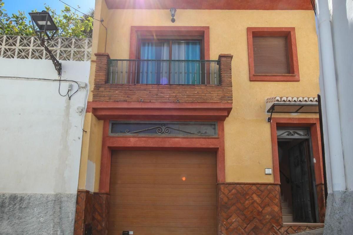 Propiedades en venta y alquiler en España photo 1