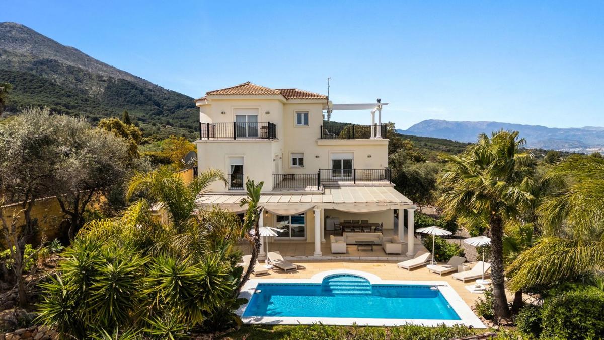 Properties for sale and rent in Spain photo 2