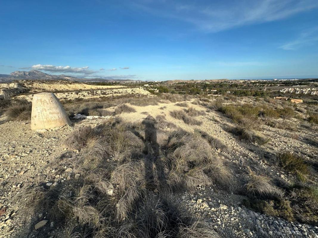 Terreno en venta en Alicante / Alacant, Alicante photo 2