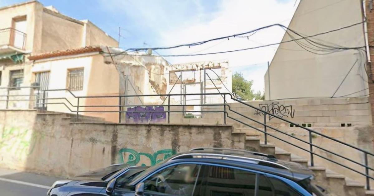 Terreno en venta en Alicante / Alacant, Alicante photo 1