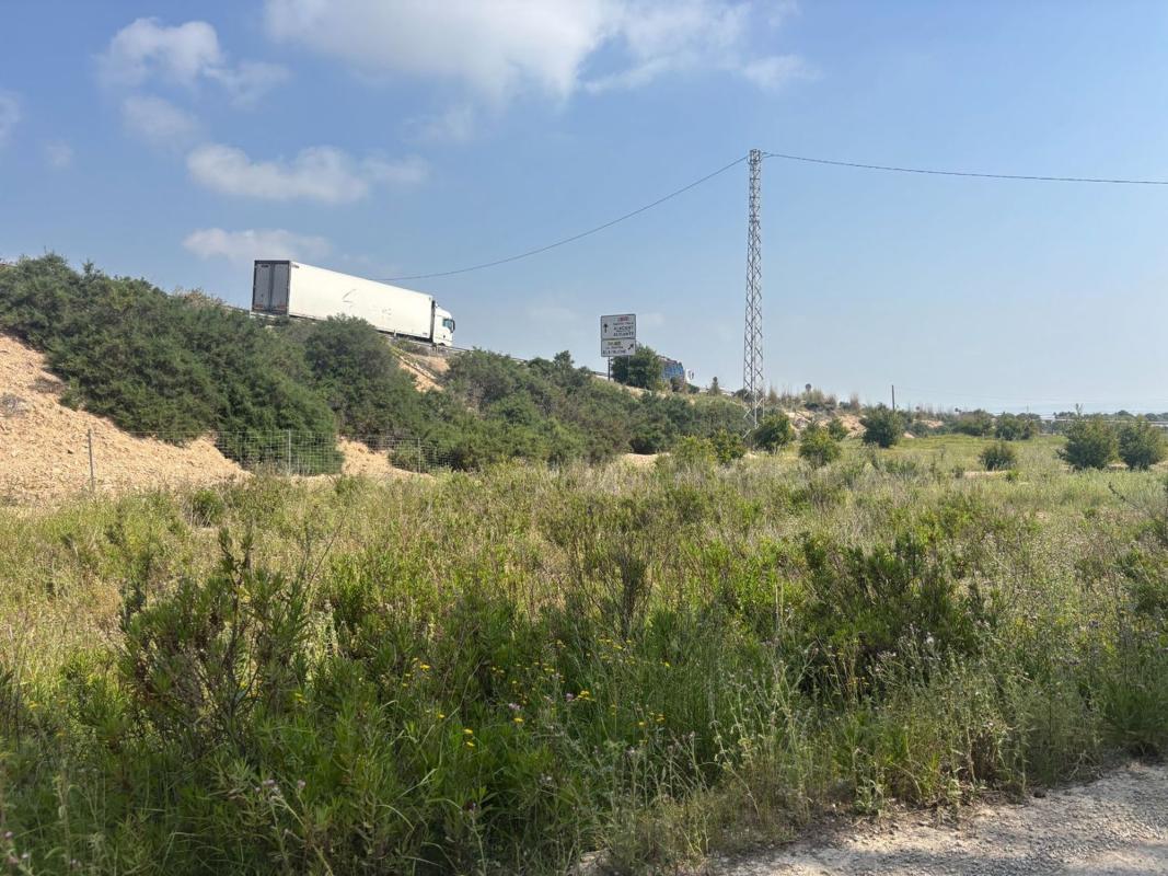 Terreno en venta en Elche / Elx, Alicante photo 2