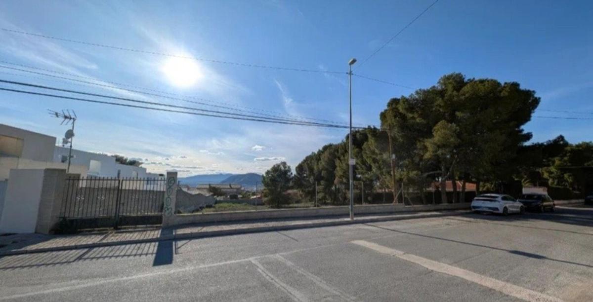 Terreno en venta en Petrer, Alicante photo 2