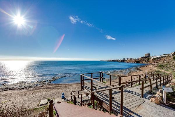 Penthouse for sale at Ático en Calle Félix Rodríguez de la Fuente, 8, Avenida Habaneras - Curva de Palangre, Torrevieja, Torrevieja thumbnail 2