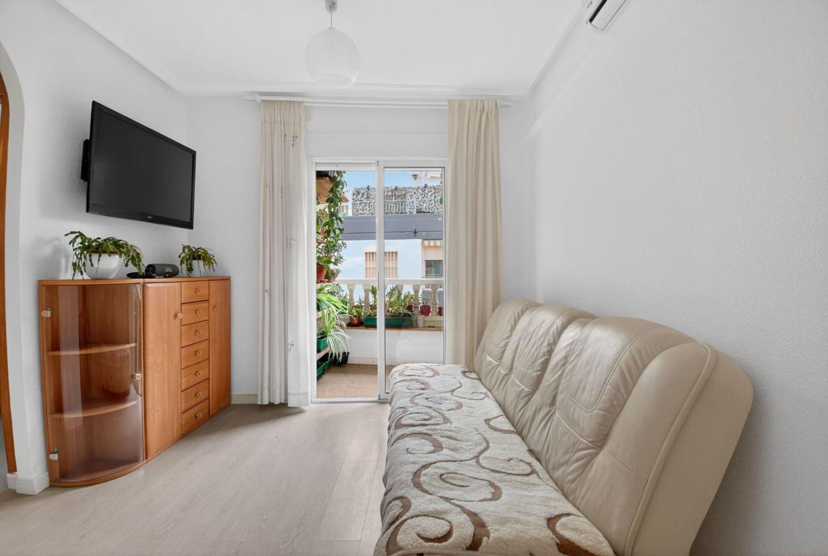 Venta de piso en Piso en CL San Emigdio, 27, El Molino, Torrevieja, Torrevieja
photo 2