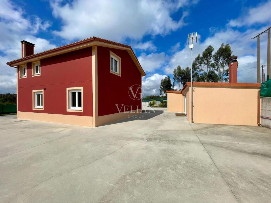 Properties for sale and rent in Spain photo 3