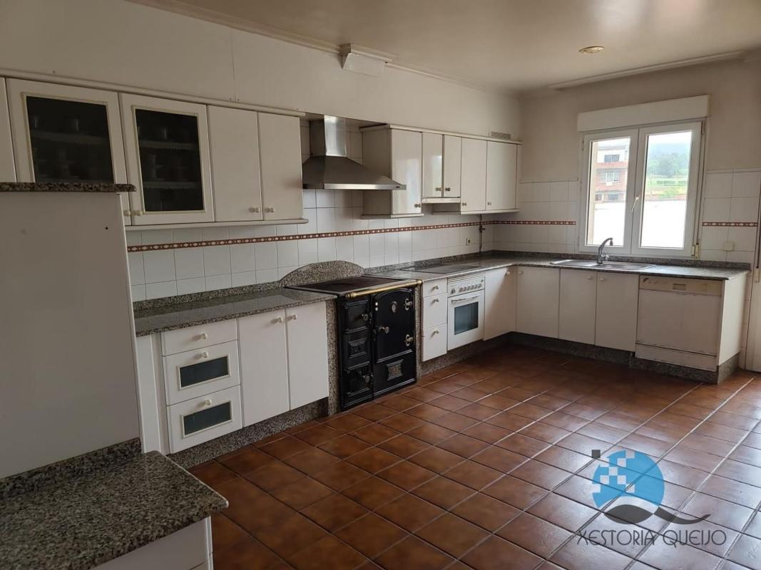 Properties for sale and rent in Spain photo 2