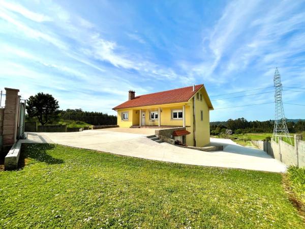 Частный шале на продаже в  Casa o chalet en Coiros, Койрос photo 3