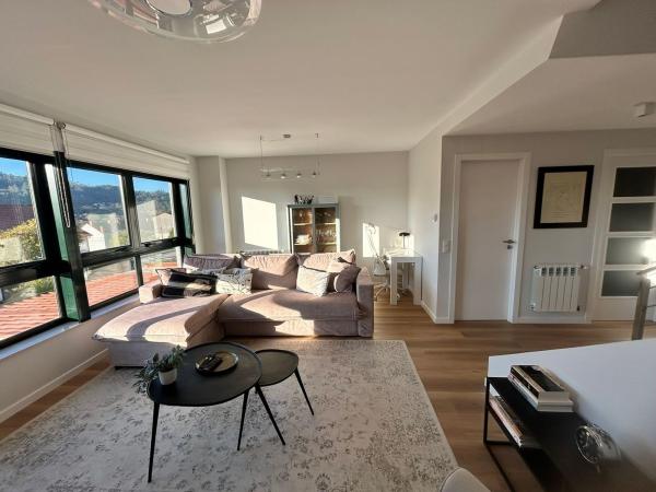Chalet adosado en Campus norte - S.Caetano, Santiago de Compostela thumbnail 1