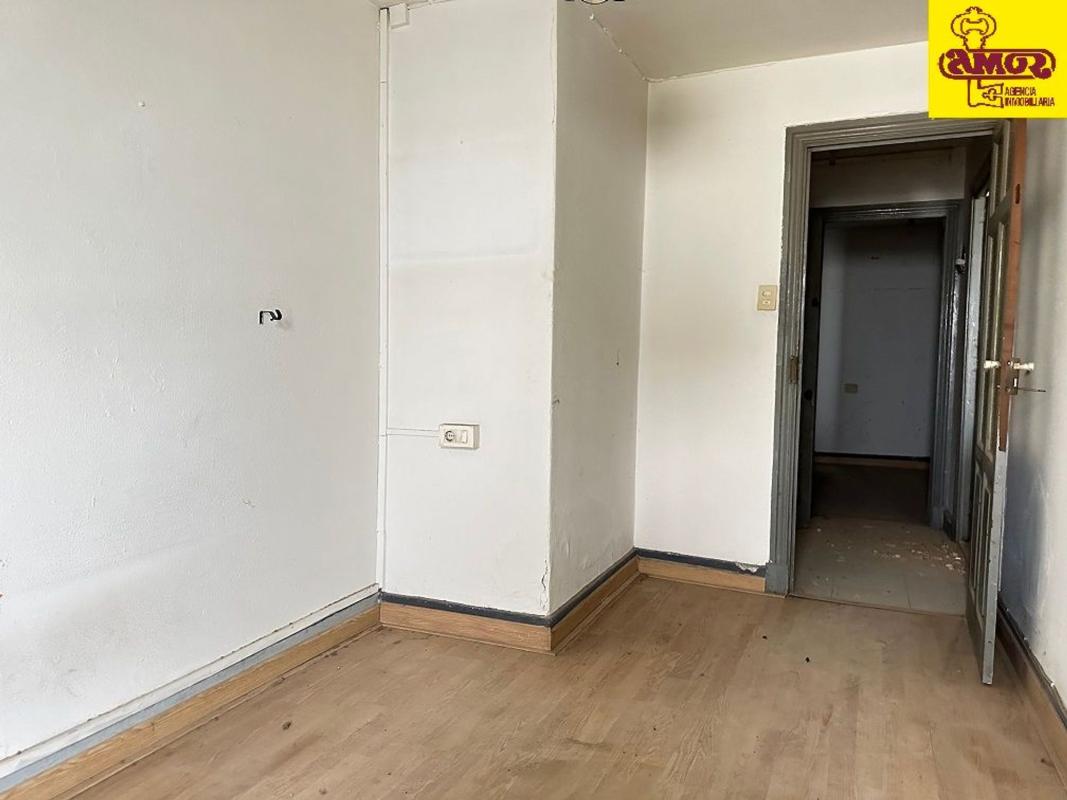 Sale of townhouse in Chalet adosado en Calle dos Concheiros, Campus norte - S.Caetano, Santiago de Compostela , Santiago de Compostela photo 5