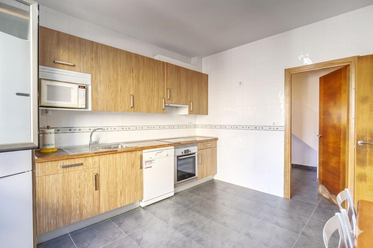 Properties for sale and rent in Spain photo 5