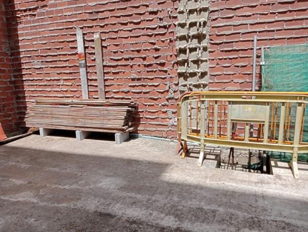 Chalet pareado en Calle Linares Rivas, Sada thumbnail 1