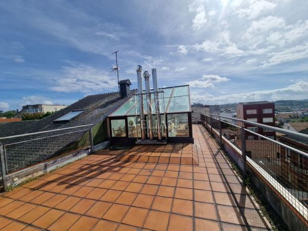 Chalet adosado en Calle Pombal, Perillo, Oleiros thumbnail 1