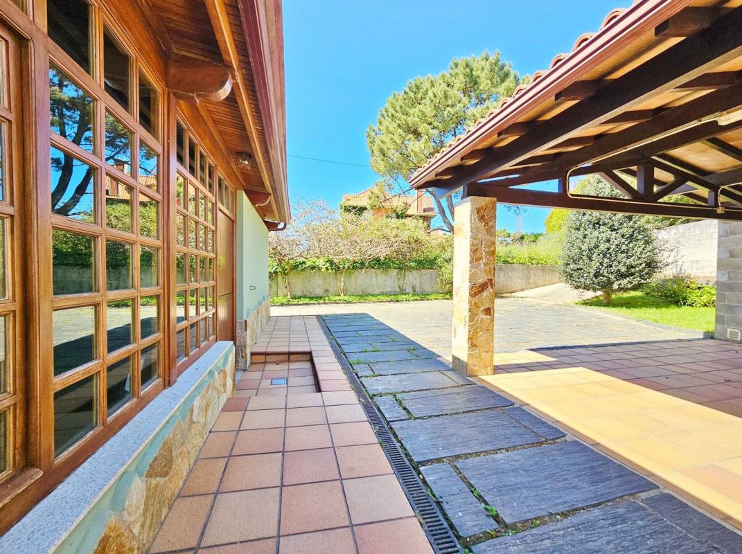 Properties for sale and rent in Spain photo 1
