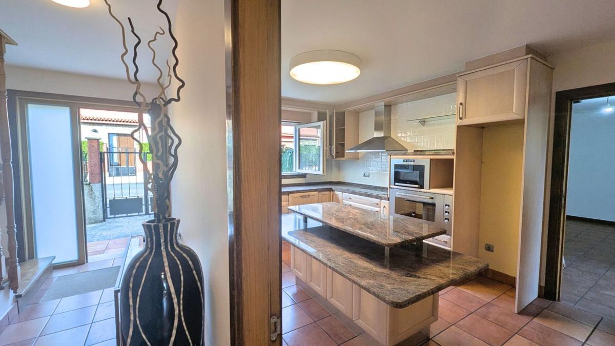 Properties for sale and rent in Spain photo 5