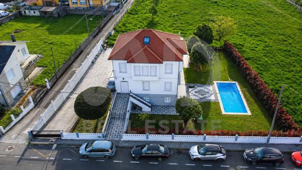Sale of independent chalet in Casa o chalet en Neda, Neda
photo 1