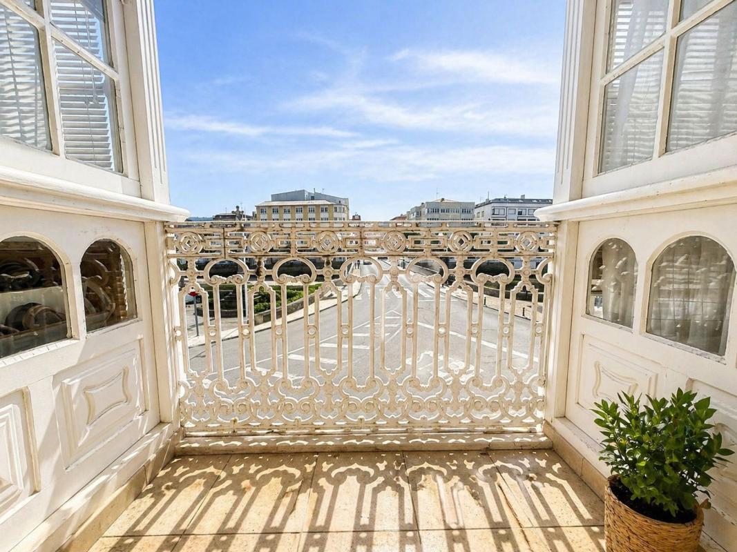 Properties for sale and rent in Spain photo 2
