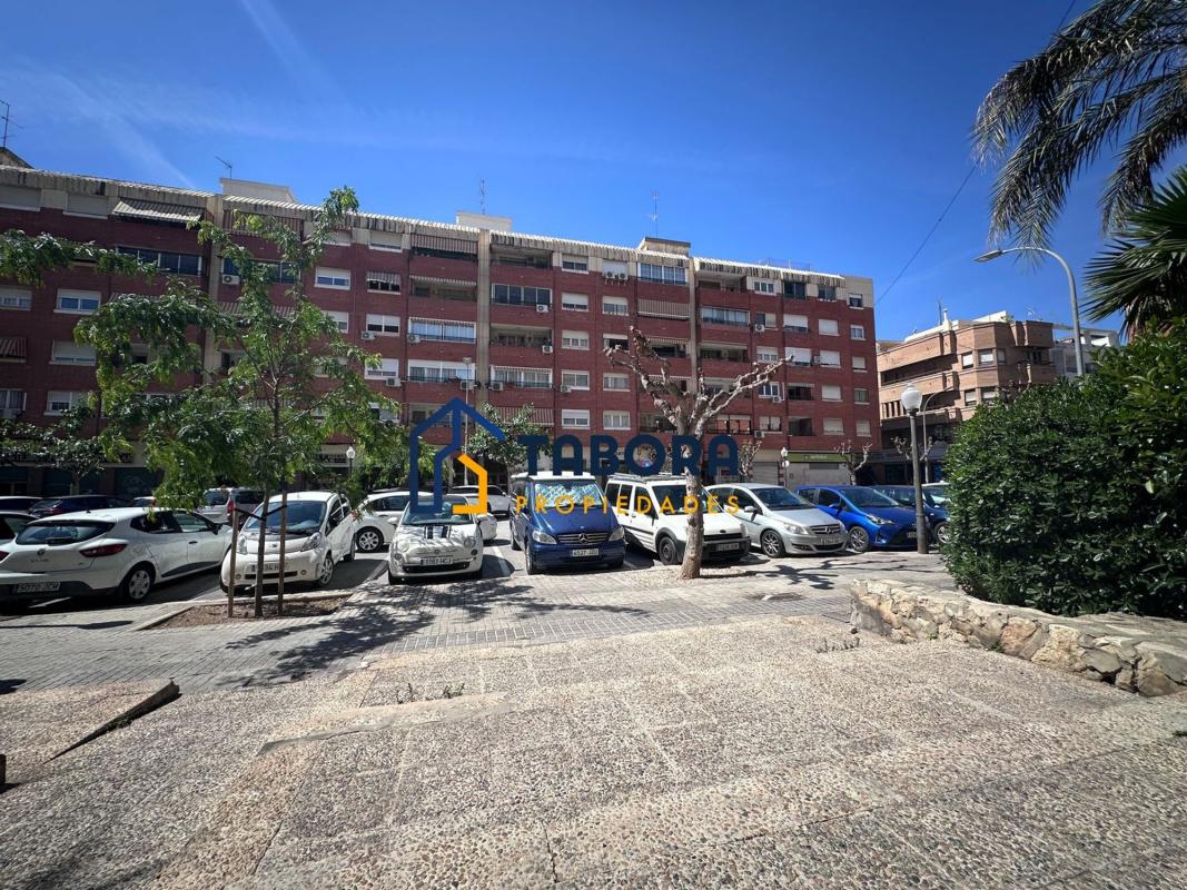 Propiedades en venta y alquiler en España photo 1