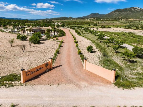 Частный шале на продаже в Casa o chalet en Paraje la Noveldera, Salinas, Салинас thumbnail 1