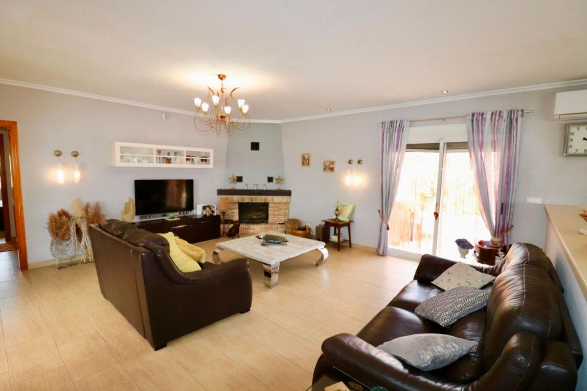 Properties for sale and rent in Spain photo 5
