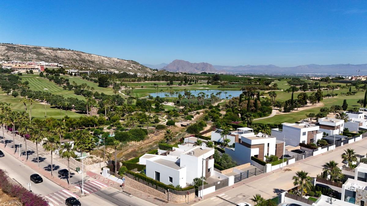 Propiedades en venta y alquiler en España photo 2