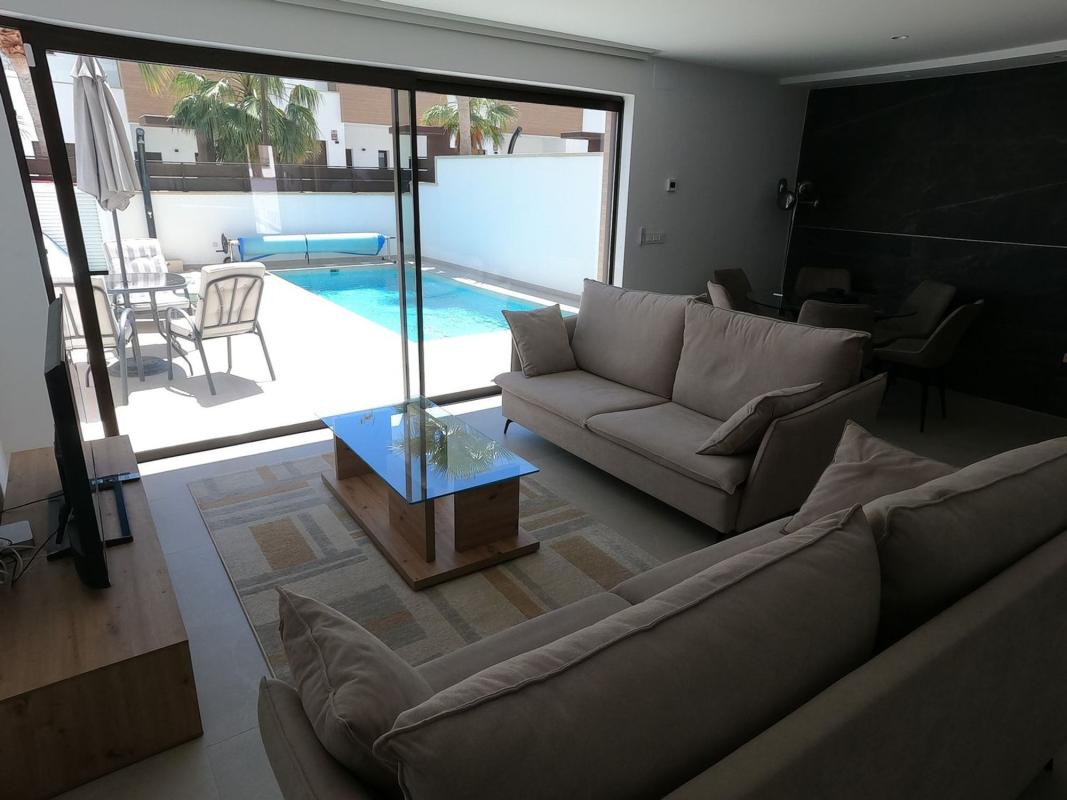 Venta de chalet independiente en Casa o chalet en Calle Albatera, Algorfa, Algorfa
photo 3