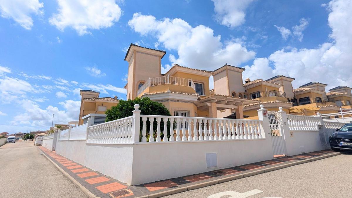 Propiedades en venta y alquiler en España photo 1