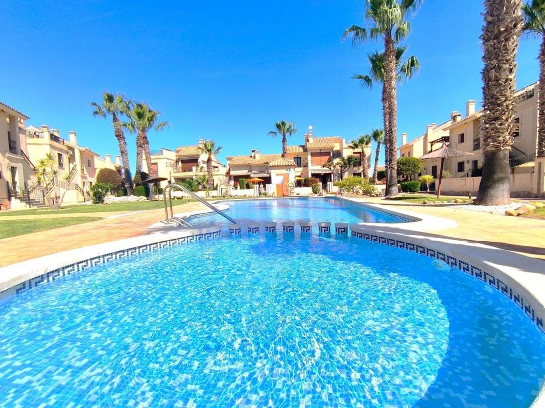 Venta de chalet independiente en Casa o chalet en Calle Benferri, Algorfa, Algorfa
photo 1