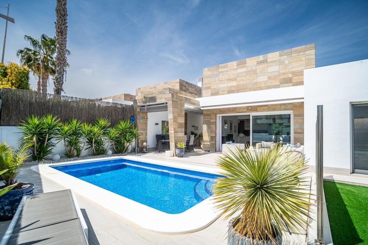 Sale of independent chalet in Casa o chalet en Algorfa, Algorfa
photo 1