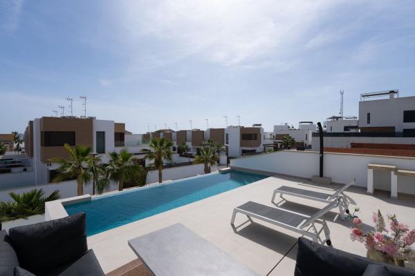 Casa o chalet independiente en Calle Torrevieja, Algorfa photo 1